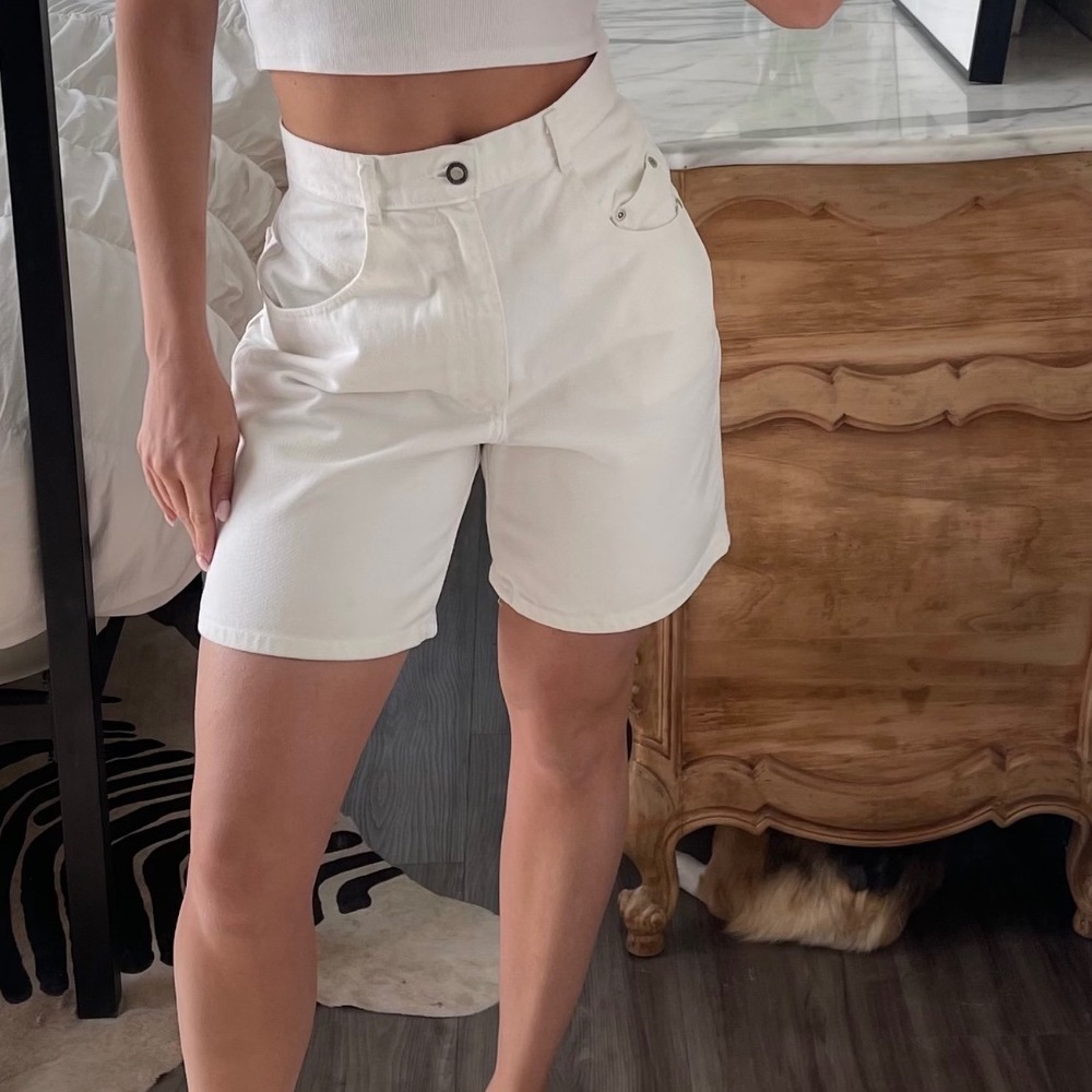 Vintage Crossroads White Tapered Waist Bermuda Shorts Size 26‎